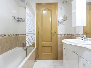 KEDEI White Tower Studio