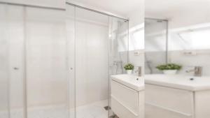 KEDEI White Tower Studio