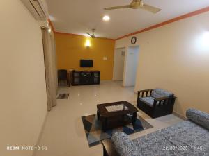 Comfy 2BHK Pool facing Full Aircon Apt in Candolim