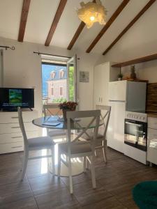 One-Bedroom Apartment with Balcony room in Apartments Bajkovic