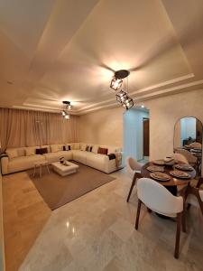 TANGER ibn batouta sidi kacem piscine wifi résidence avec gardien