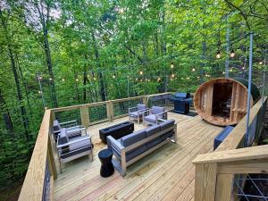 Hideaway Cabin by Venture Smoky Mountains