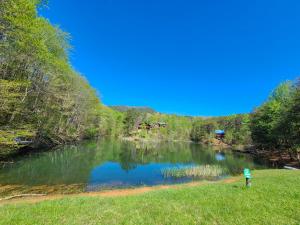 Hideaway Cabin by Venture Smoky Mountains