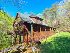 Hideaway Cabin by Venture Smoky Mountains