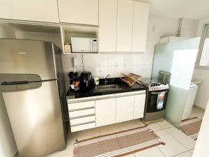 2 quartos, Piscina, 2 vagas, 250mts da PRAIA