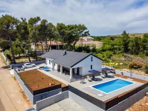 NEW! Holiday Home in Vir with private pool - TA Leut Agency
