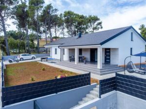 NEW! Holiday Home in Vir with private pool - TA Leut Agency