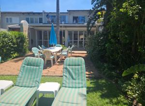 On the Beach, uMhlanga rocks