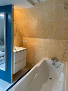 Bel appartement rénové en duplex dans le Béarn