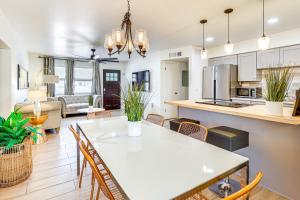 3 Mi to Dtwn Mesa: Home w Fenced Backyard!