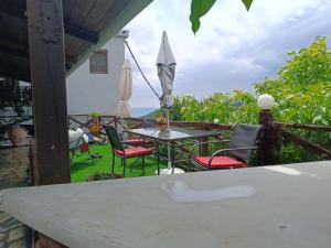 Ξυλοπετρα Wood & stone house