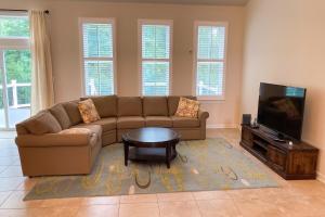 Grande at Canal Pointe --- 37546 Worcester Dr.