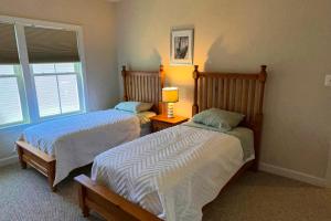 Grande at Canal Pointe --- 37546 Worcester Dr.