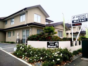 Airport Palms Motel