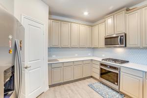 Walk to Lake Ray Hubbard Spacious Family Home!