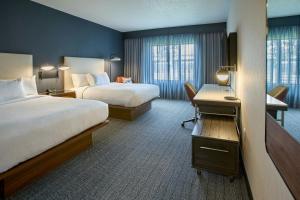 Guest room, 2 Queen room in Courtyard Wausau