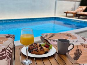 Apartment with private swimming pool