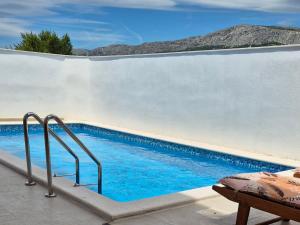 Apartment with private swimming pool