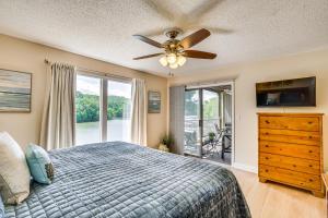 Lake and Pool Access Lazy Days Condo with Balcony!