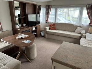The Bay Pearl 2 Bedroom Elegant Pet Free Stay at Clarach