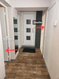 Sejours chez l'habitant Chambre lumineuse a 5 min d-Orly : photos des chambres
