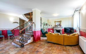 Awesome Home In Brucoli