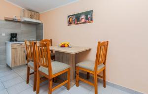 1 Bedroom Beautiful Apartment In Vir