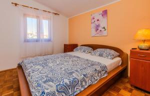 1 Bedroom Beautiful Apartment In Vir 