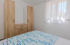 Awesome Apartment In Vir With Wifi