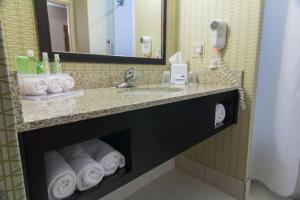 Standard Queen Room with Two Queen Beds room in Holiday Inn Express and Suites Winchester an IHG Hotel