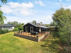 5 person holiday home in Hadsund