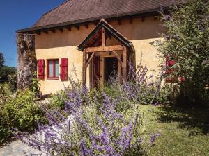 Maisons de vacances Cottage in Vezac with Pool & River Nearby : photos des chambres