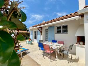 Maisons de vacances Maison 3 chambres (5 pers) a 400m de la plage avec jardin clos, parking & WIFI a Bretignolles-sur-Mer - FR-1-231-323 : photos des chambres