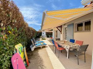 Maisons de vacances Maison 3 chambres (5 pers) a 400m de la plage avec jardin clos, parking & WIFI a Bretignolles-sur-Mer - FR-1-231-323 : photos des chambres