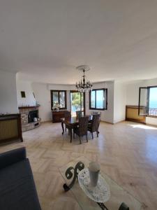 Appartement dans villa provençale avec terrain de boules vue imprenable sur monaco