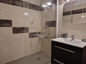 Appartements Appartement a Banyuls-sur-Mer - Calme et Confort pour 4 Pers, Parking Inclus - FR-1-309-6 : photos des chambres
