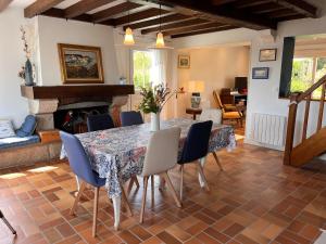 Maison lumineuse avec terrasse sur le port de Sauzon - FR-1-418-269