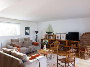 Maisons de vacances Maison 4 etoiles a Tregastel, proche plage pour 8 pers. avec parking - FR-1-542-74 : photos des chambres
