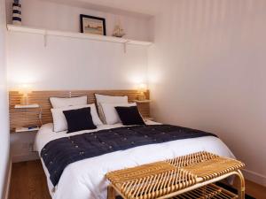 Maisons de vacances Maison 4 etoiles a Tregastel, proche plage pour 8 pers. avec parking - FR-1-542-74 : photos des chambres