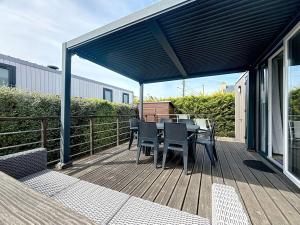 Maisons de vacances Mobil-home Grand Confort: 2 ch, piscine, plage a 200m, parking, wifi - FR-1-361A-96 : photos des chambres
