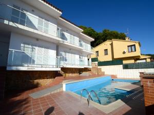 Apartment in Estartit with shared pool