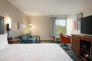King Room - Non-Smoking room in Hampton Inn Lancaster