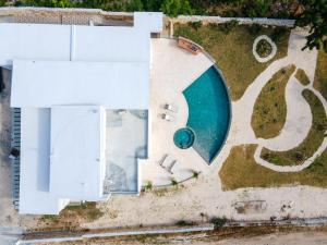 Luxury Oceanfront Villa with Heated Pool, Jacuzzi, AC, BBQ, Starlink Wi-Fi, Chefs Kitchen, Staff Included, Mountain Views, Near El Quemaito, San Rafael, and Los Patos Beach