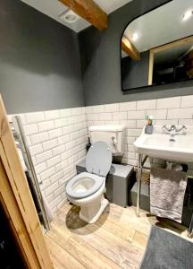 The Nook - Cosy Cottage, Hot Tub, Log Burner, Garden