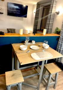 The Nook - Cosy Cottage, Hot Tub, Log Burner, Garden