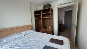 The Base - Rama 9 by Sumaq Property