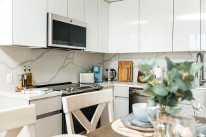 Stunning 2BR apartment steps from Santa Monica pier