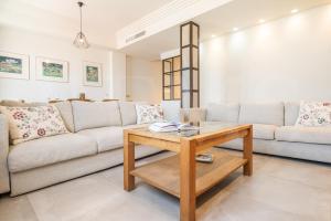 Central gem with stunning port & sea views by REMS