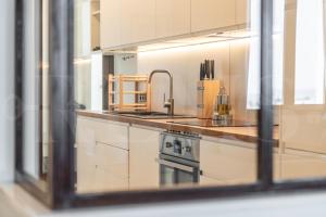 Central gem with stunning port & sea views by REMS