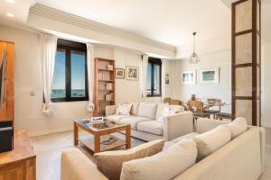 Central gem with stunning port & sea views by REMS